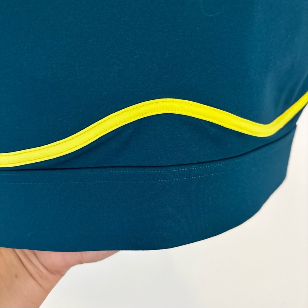 Fabletics Blare Cross Back Sports Bra - Picture 6 of 12